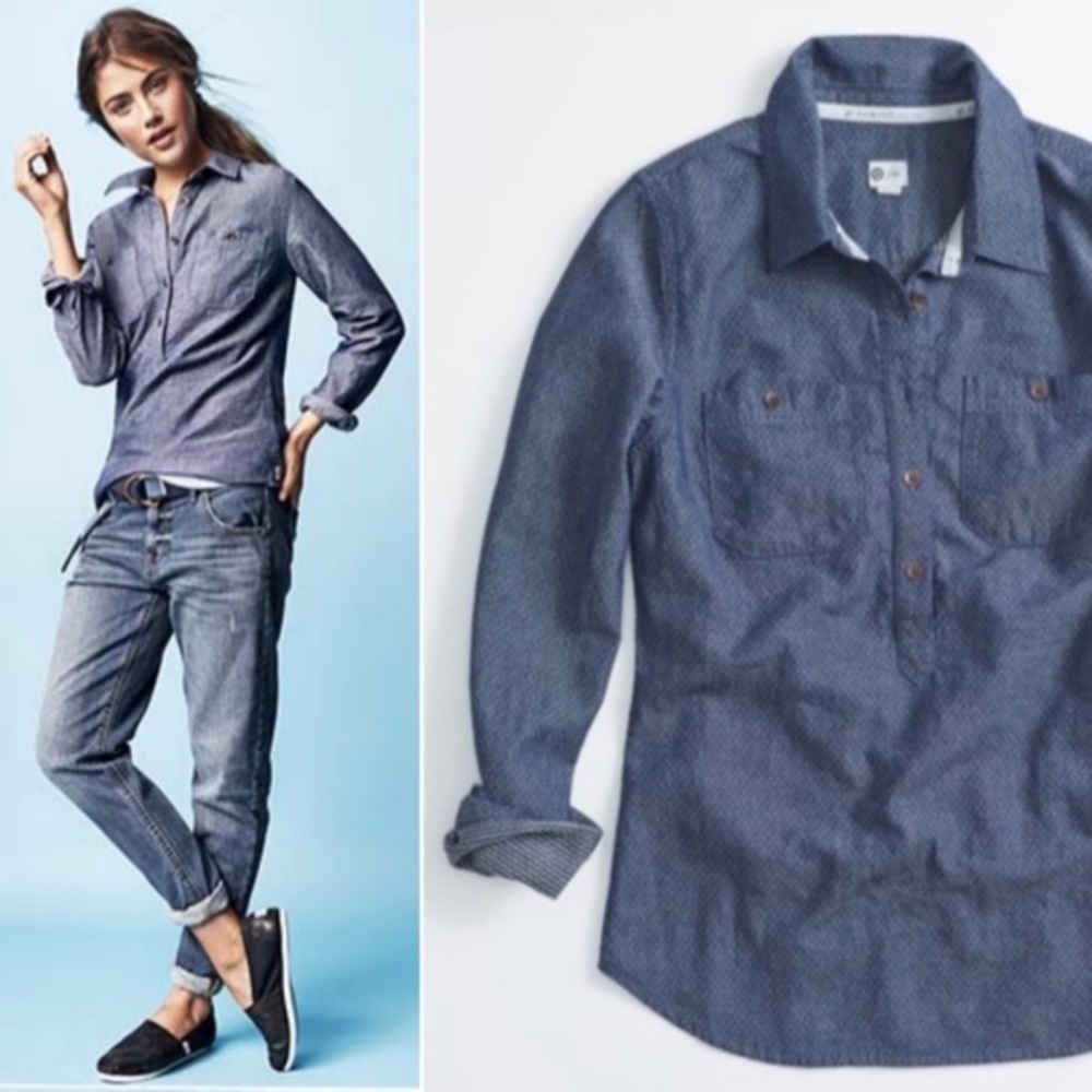 TOMS Swiss Dot Chambray 1/4 Button Down—SZ. Small